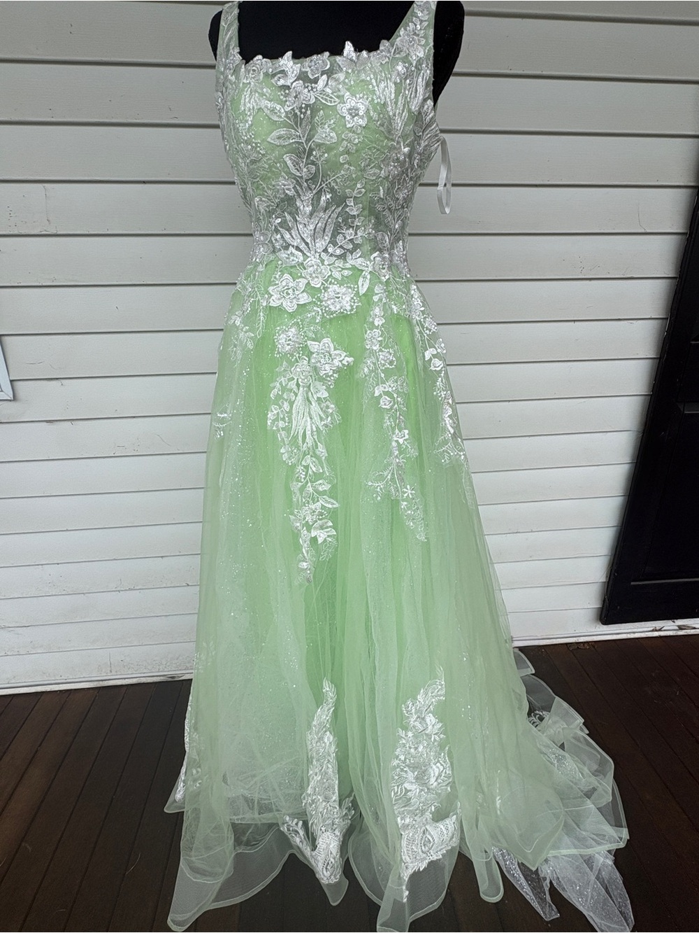 Ethereal Light Green Lace Appliqué Evening Dress